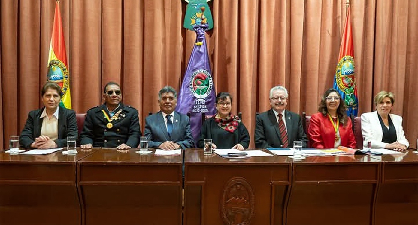 HOMENAJE CAMARAL AL COLEGIO DEPARTAMENTAL SEP 2025