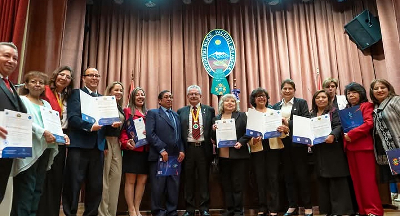 HOMENAJE CAMARAL AL COLEGIO DEPARTAMENTAL SEP 2025