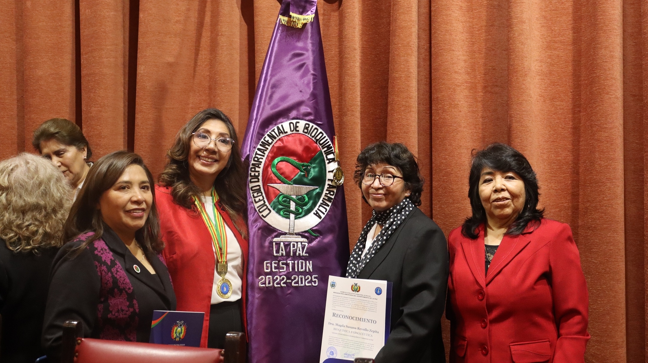 HOMENAJE CAMARAL AL COLEGIO DEPARTAMENTAL SEP 2025