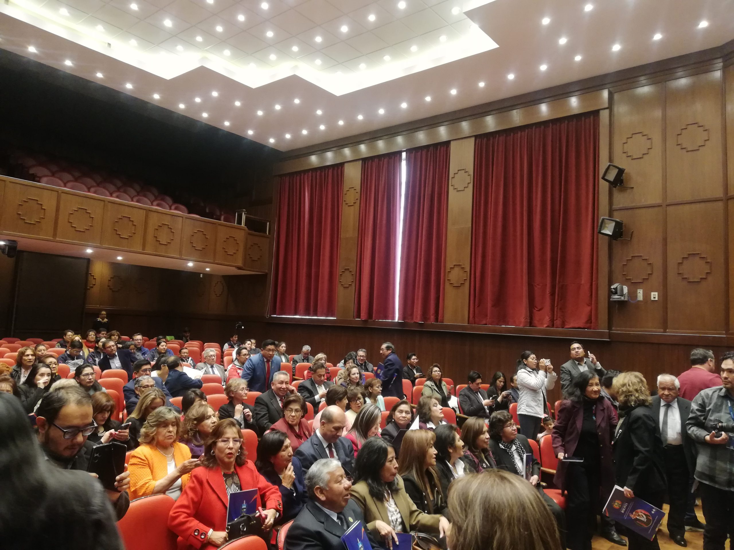 HOMENAJE CAMARAL AL COLEGIO DEPARTAMENTAL SEP 2025